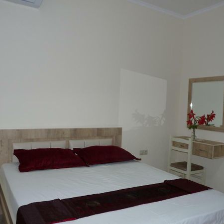 Apartment Dejvi Sarande Bagian luar foto