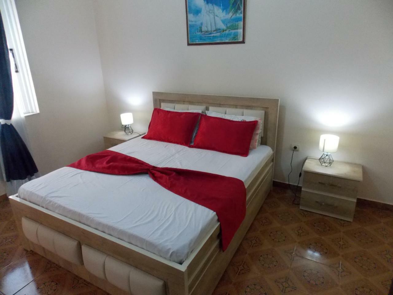 Apartment Dejvi Sarande Bagian luar foto