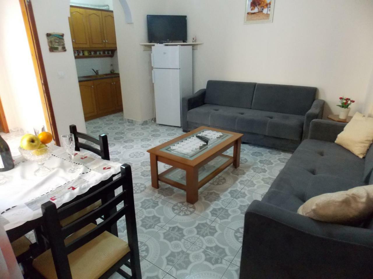 Apartment Dejvi Sarande Bagian luar foto