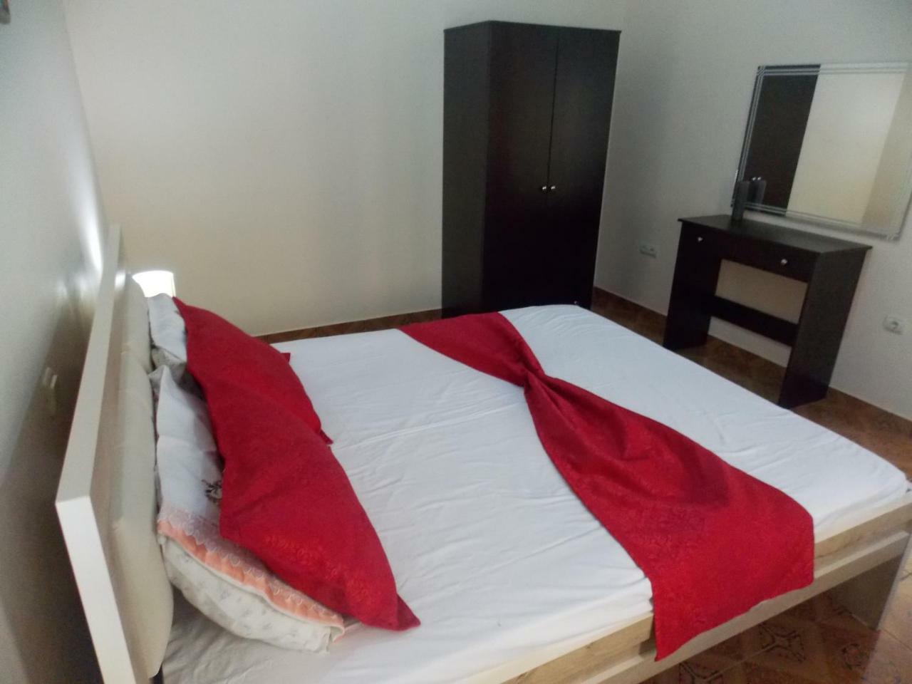 Apartment Dejvi Sarande Bagian luar foto