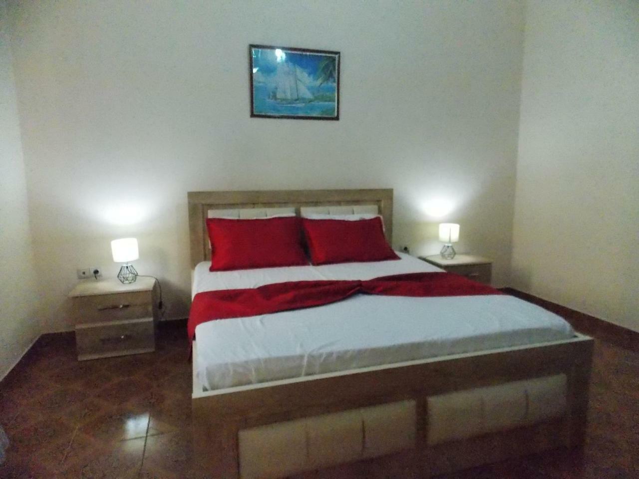 Apartment Dejvi Sarande Bagian luar foto