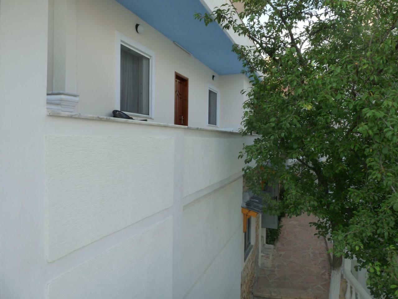 Apartment Dejvi Sarande Bagian luar foto