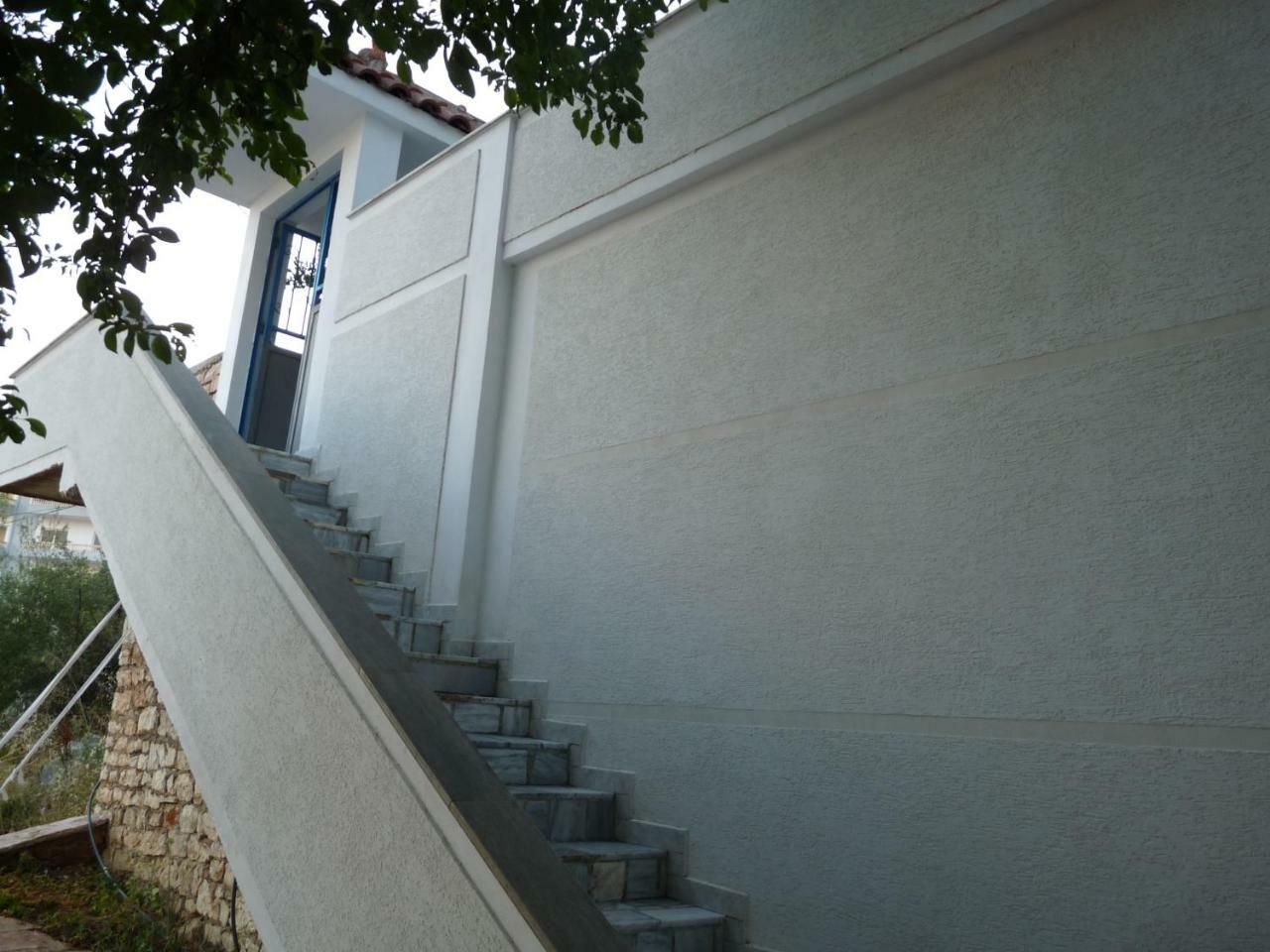 Apartment Dejvi Sarande Bagian luar foto
