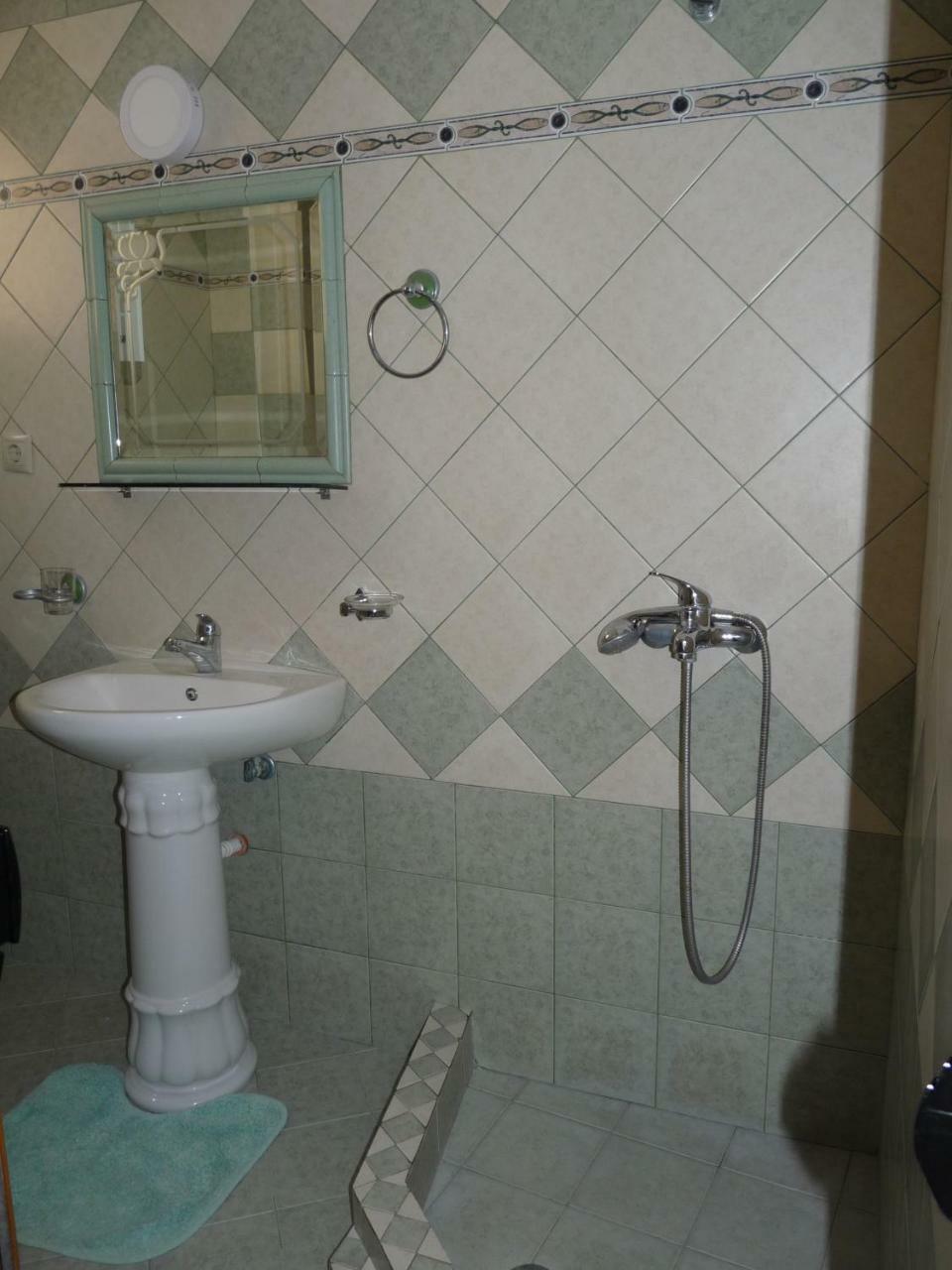 Apartment Dejvi Sarande Bagian luar foto