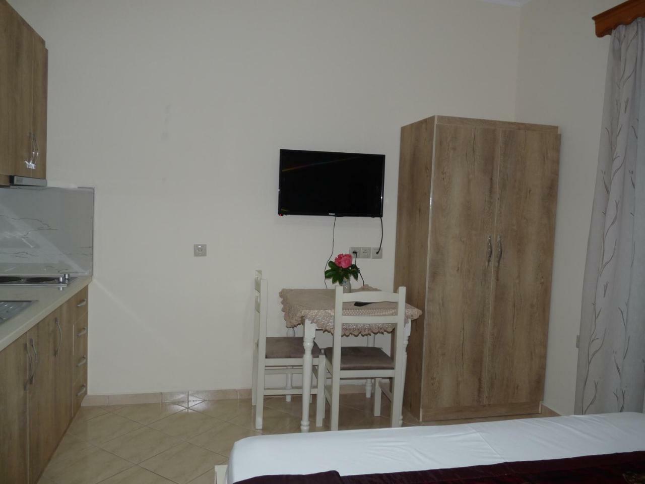 Apartment Dejvi Sarande Bagian luar foto