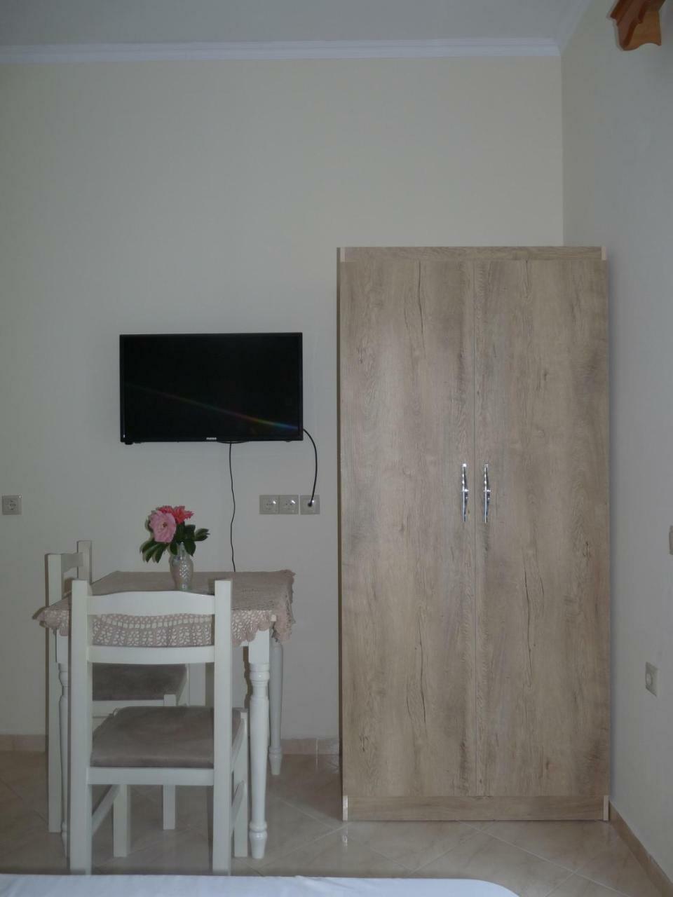 Apartment Dejvi Sarande Bagian luar foto