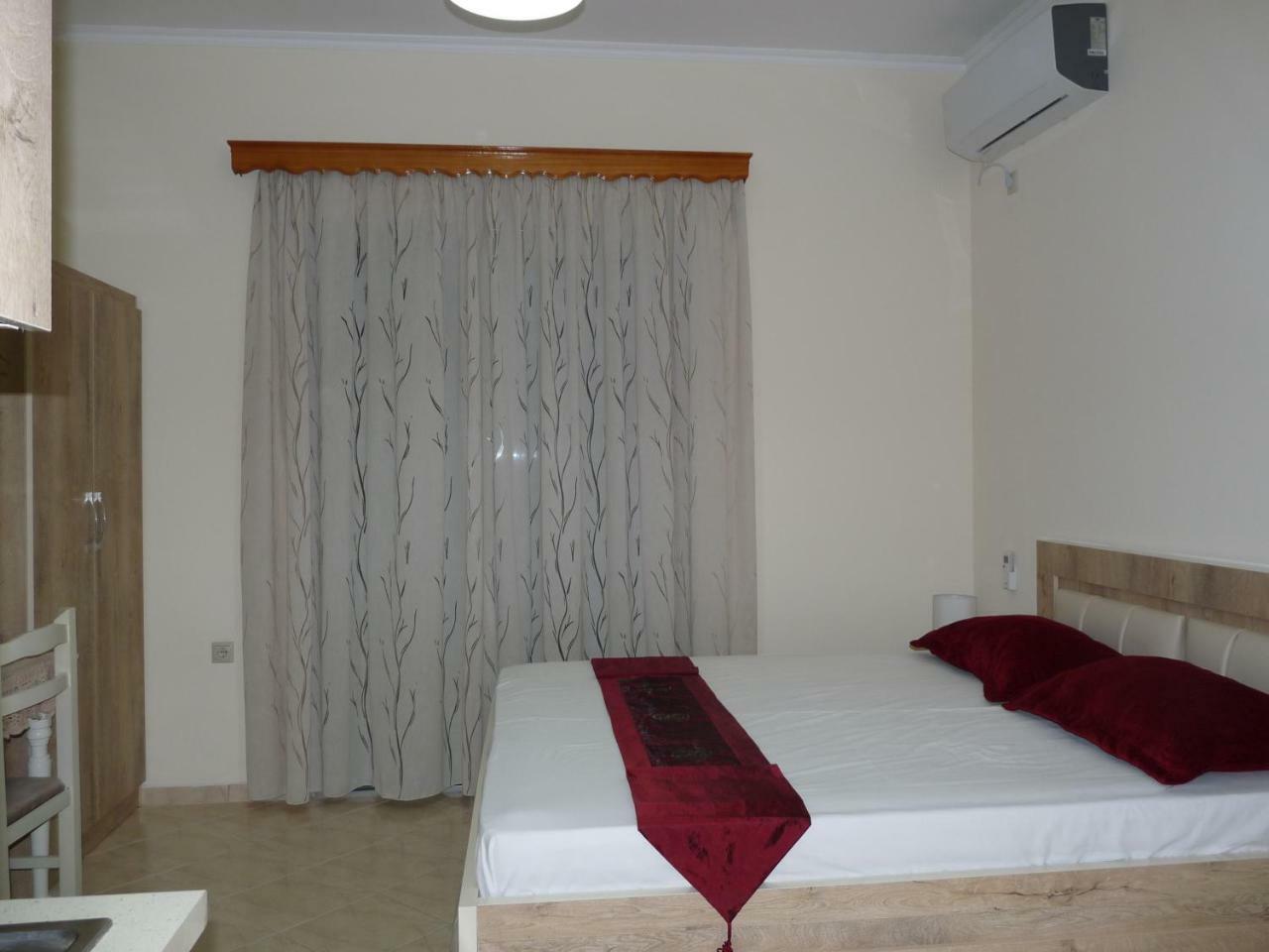 Apartment Dejvi Sarande Bagian luar foto